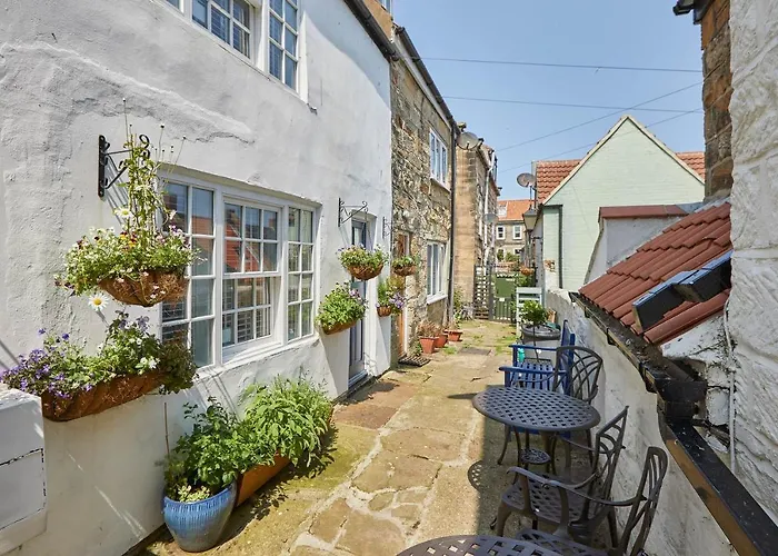 Host & Stay - Amber Cottage