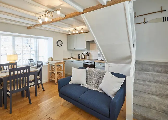 Host & Stay - Amber Cottage